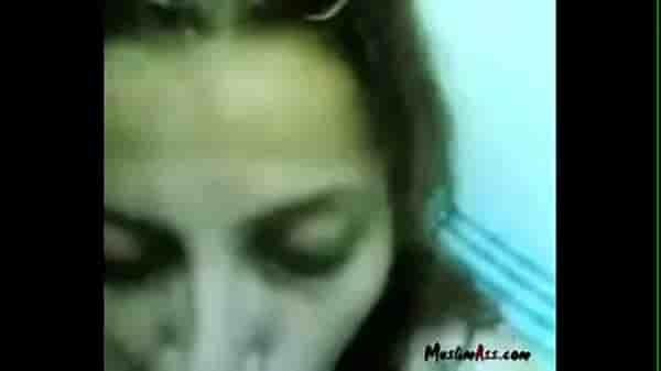 رجل خليجي يمارس السكس مع زوجته المصرية الثانية