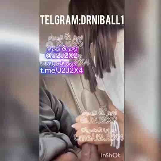 مص زب و تقفيش بزاز جوا العربية في مقاطع سكس خليجي مقضينها لعب و شرمطة سافلة